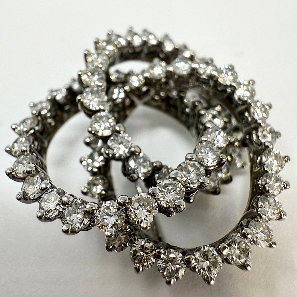 Vendorafa 18K White Gold Pin with Diamonds