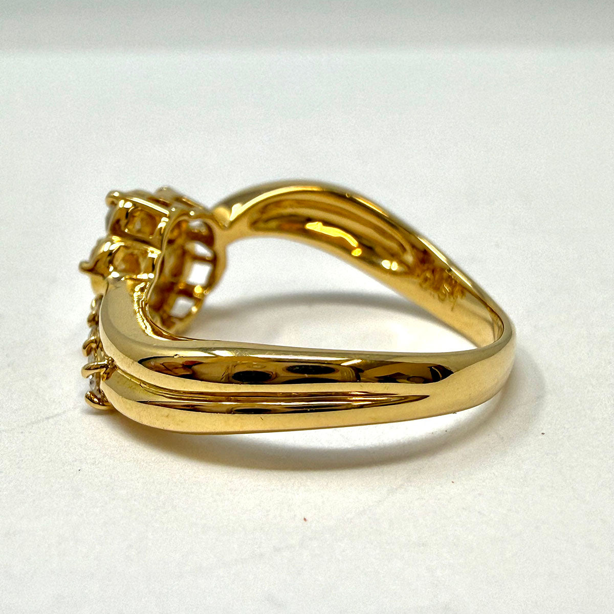 18K Gold and Diamond Flower  Ring