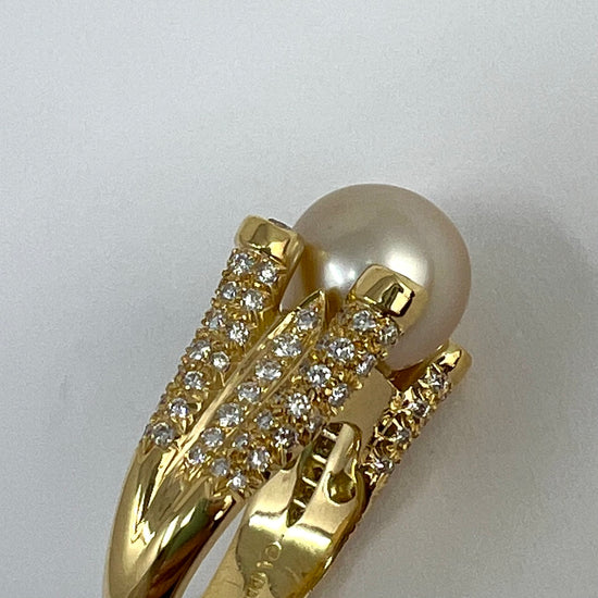 Tishman & Lipp 18K Gold Ring with 106 Diamonds and Golden Pearl