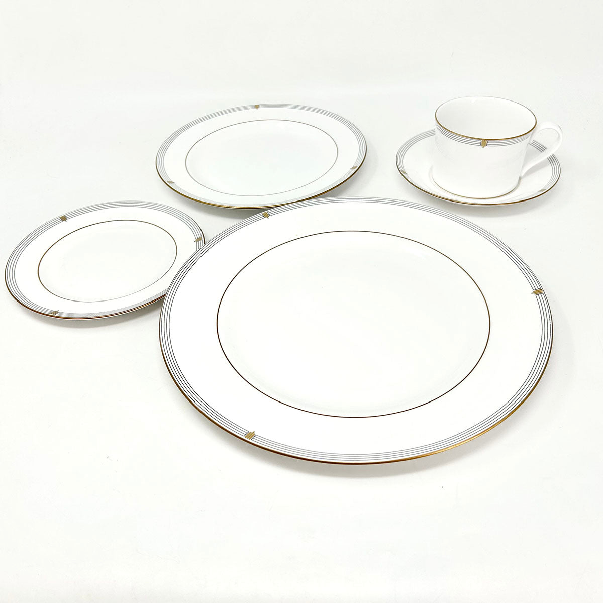 Set Spode China 5-Pc Setting for 8 (Less 2 Salads) "Opera" 3 Serving, 41 Pieces