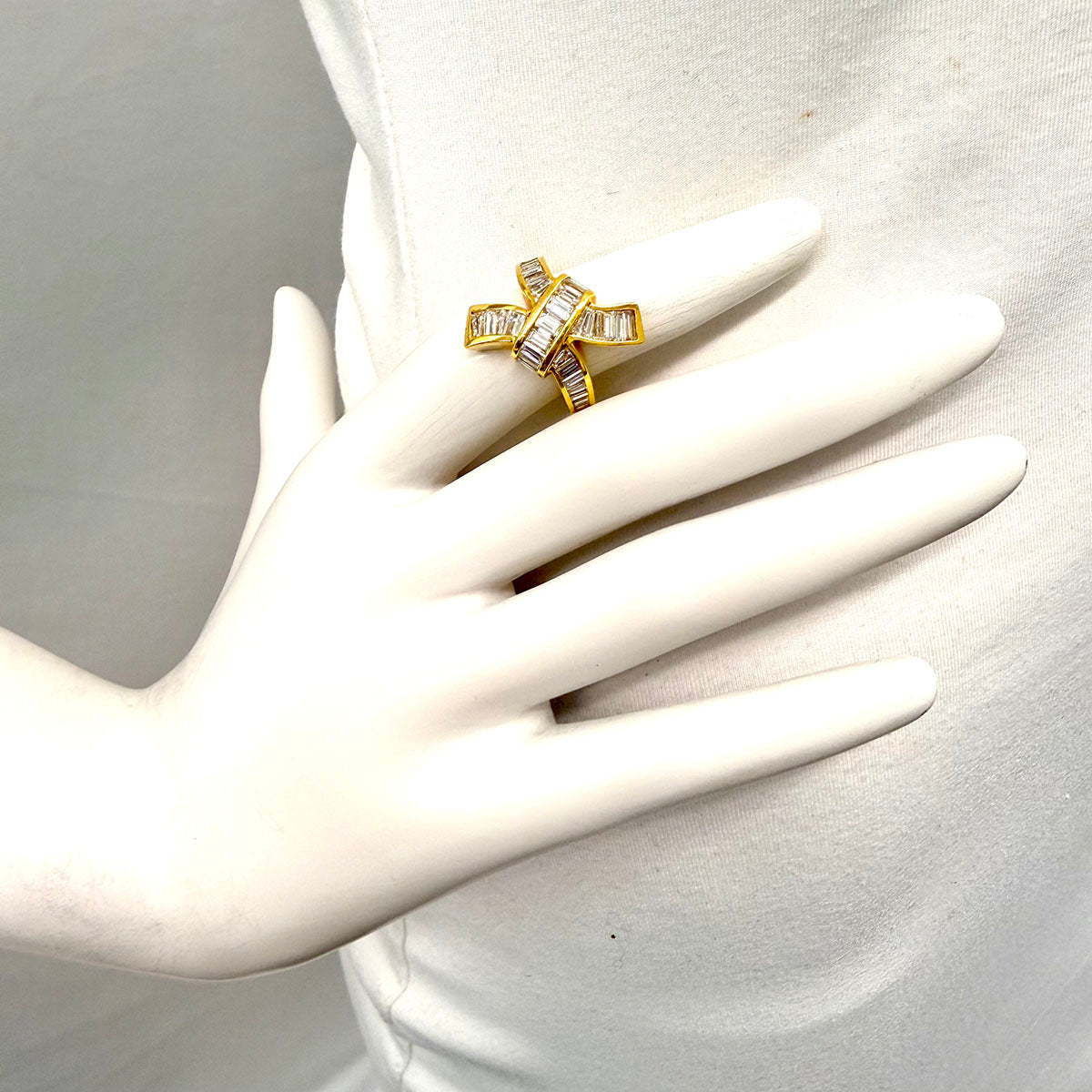 Charles Krypell 18K Gold Ring with Ruby  and Diamond