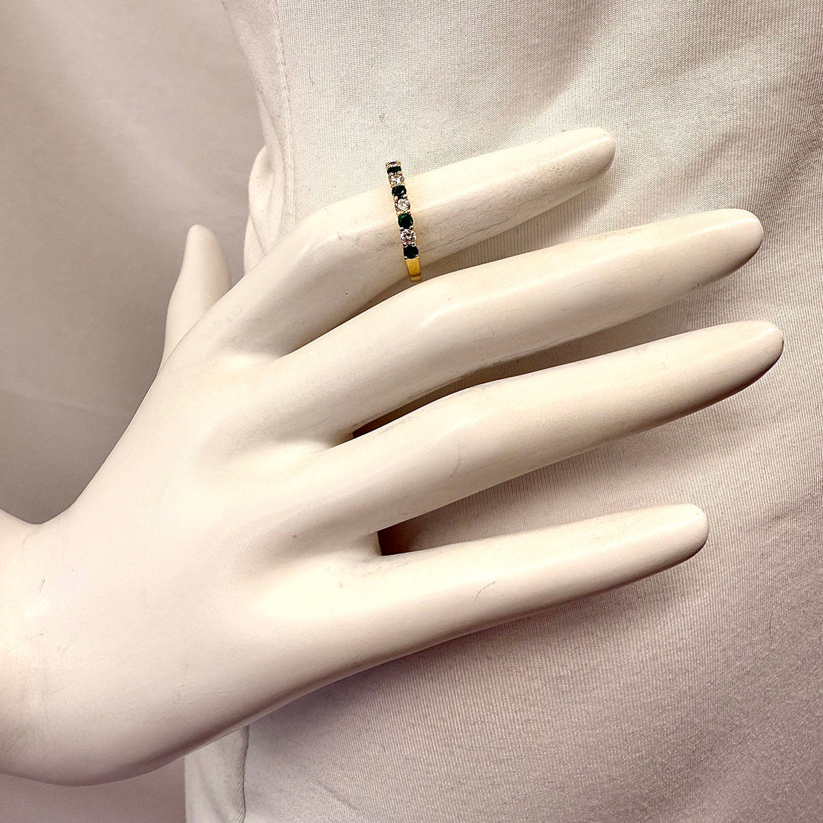 18K Gold Ring with 5 Emeralds and 4 Diamonds