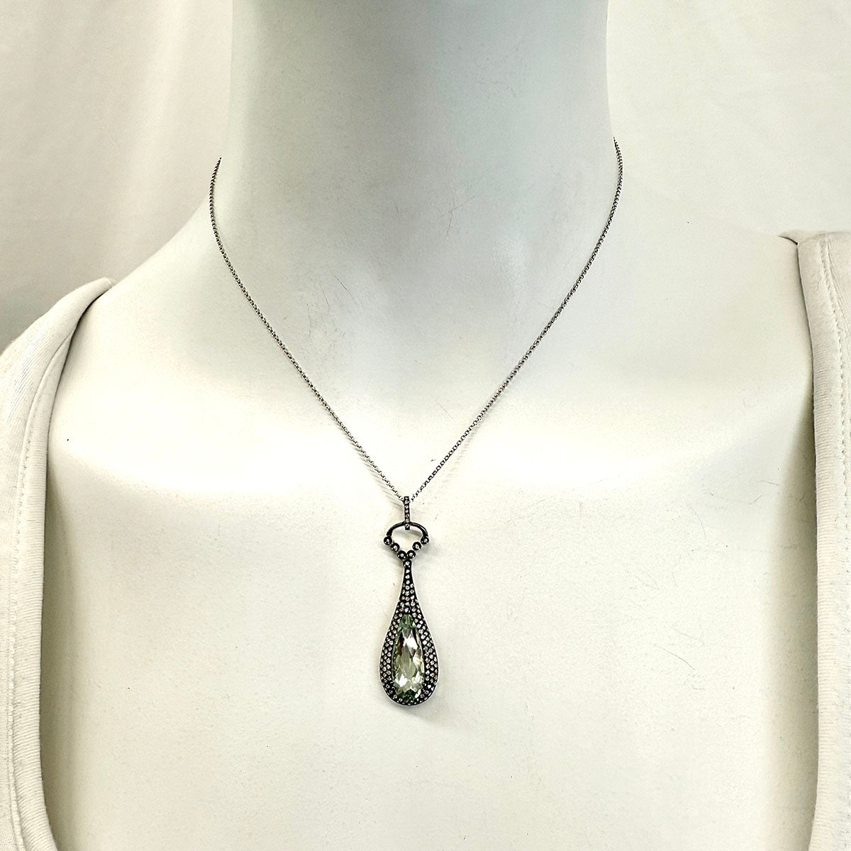 14K White Gold 16" Pendant Necklace with Green Amethyst