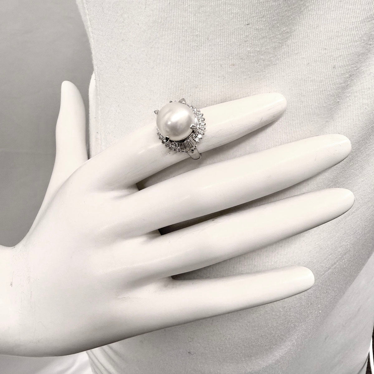 Platinum Pearl and Diamond Ring
