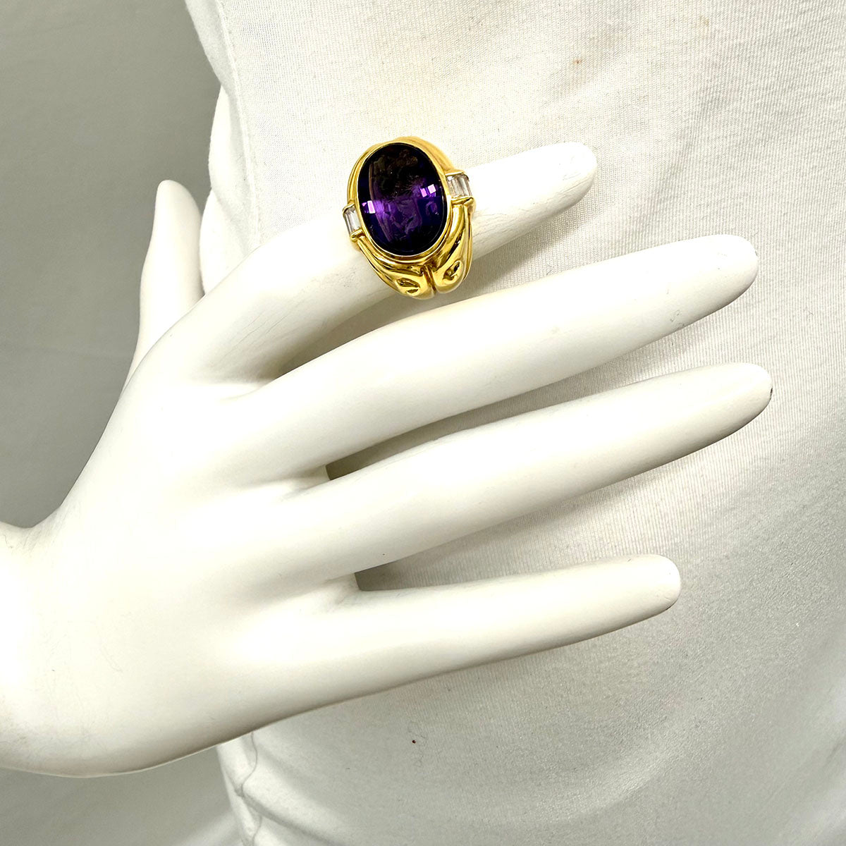 Susan Berman 18K Gold Ring with Carved Intaglio Amethyst and Diamonds