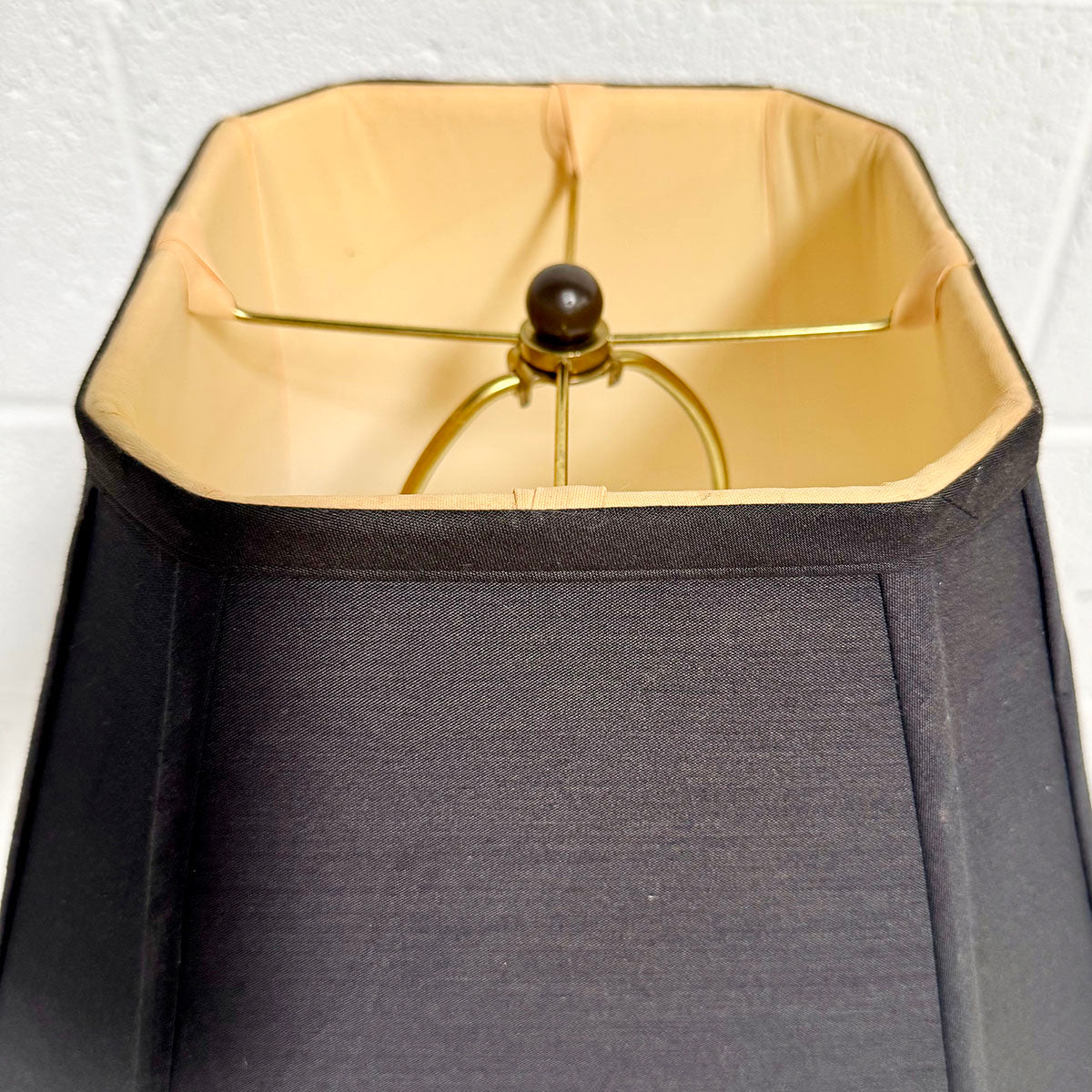 Medallion Table Lamp