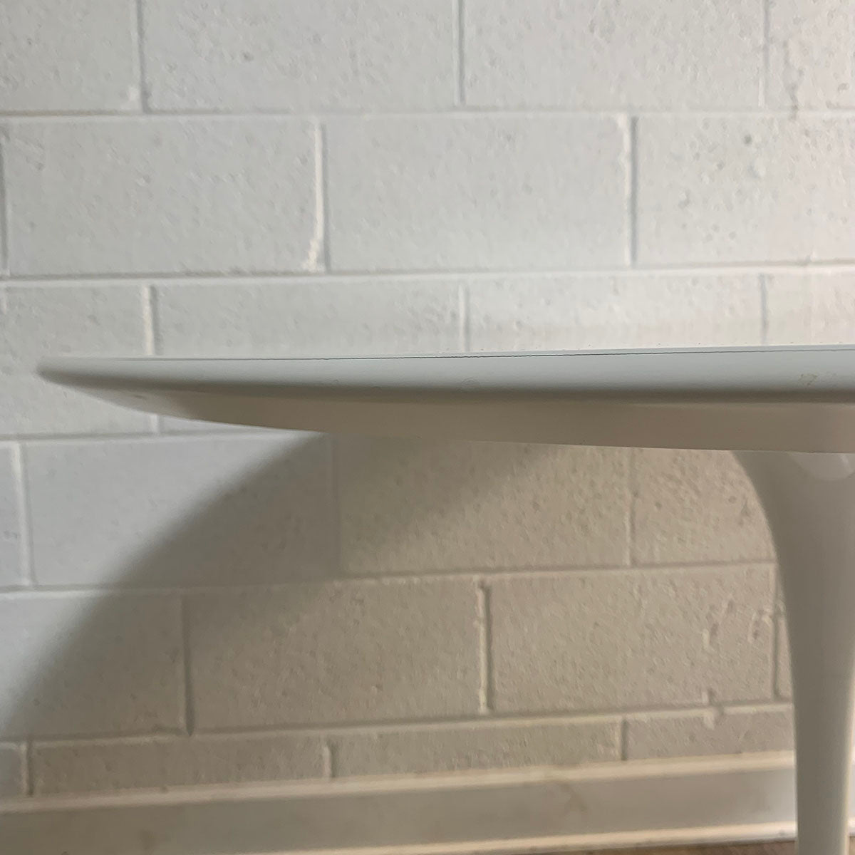 Tulip Dining Table