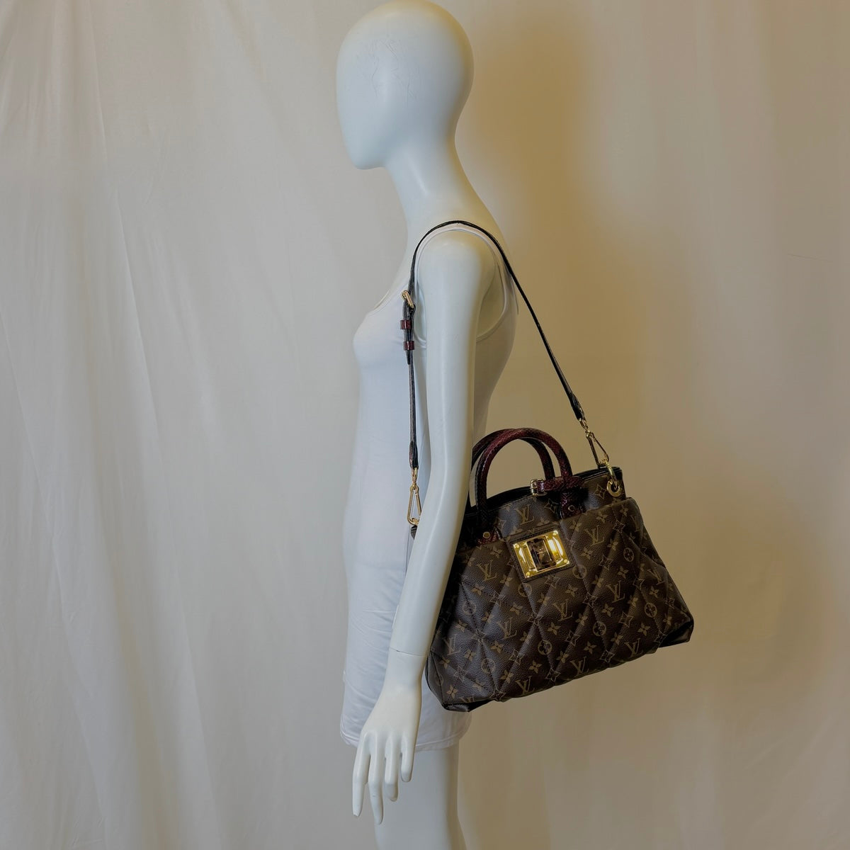 Louis Vuitton Handle Bag