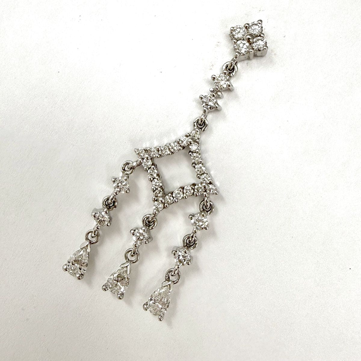 18K White Gold Diamond Drop Earrings