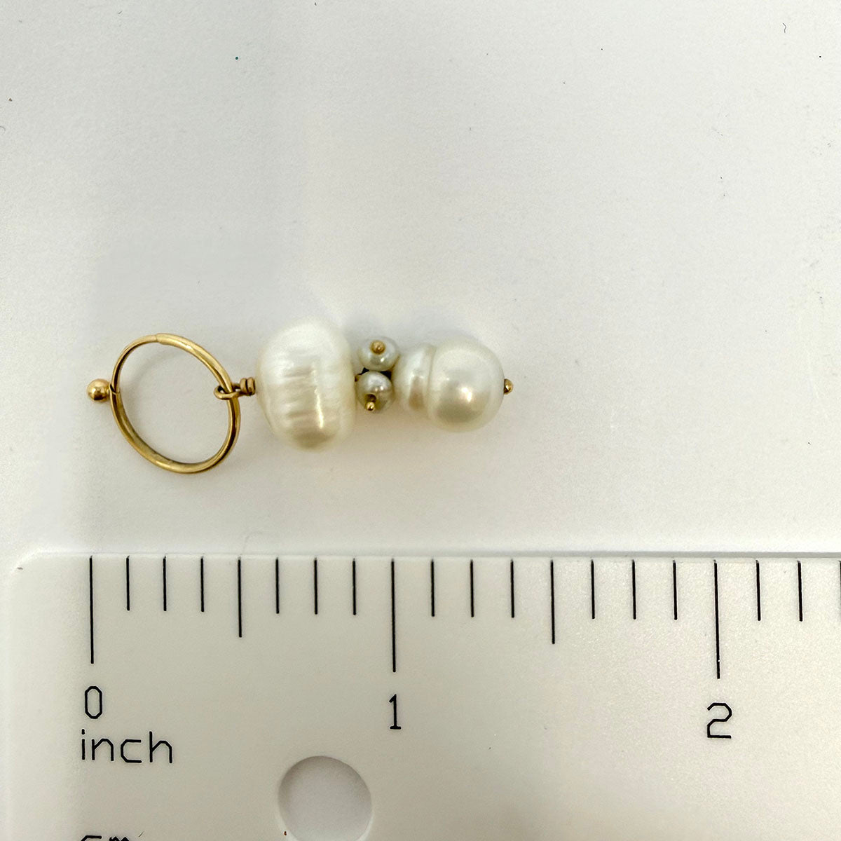 18K Gold Earrings with Pearl