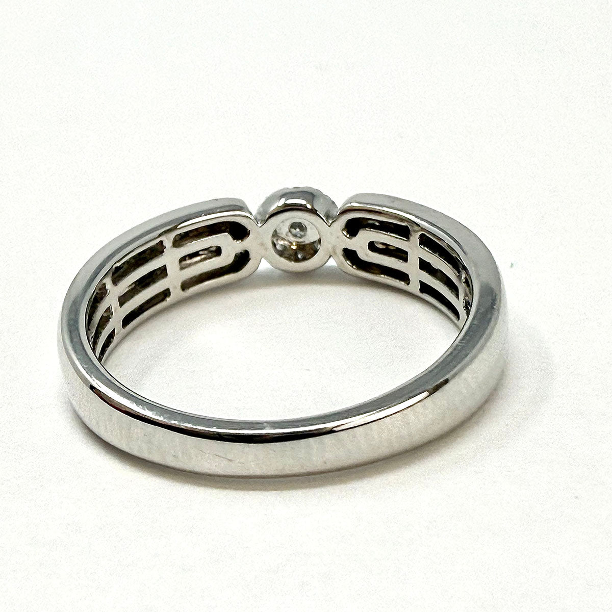 14K White Gold Ring with 0.07ct Pave Diamond