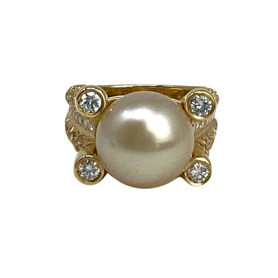 Tishman & Lipp 18K Gold Ring with 106 Diamonds and Golden Pearl