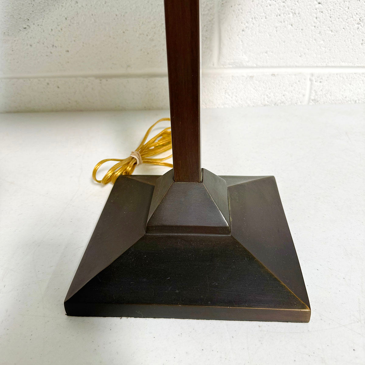 Pair of Tiffany-style mission stained glass table lamp with a bronze-like base