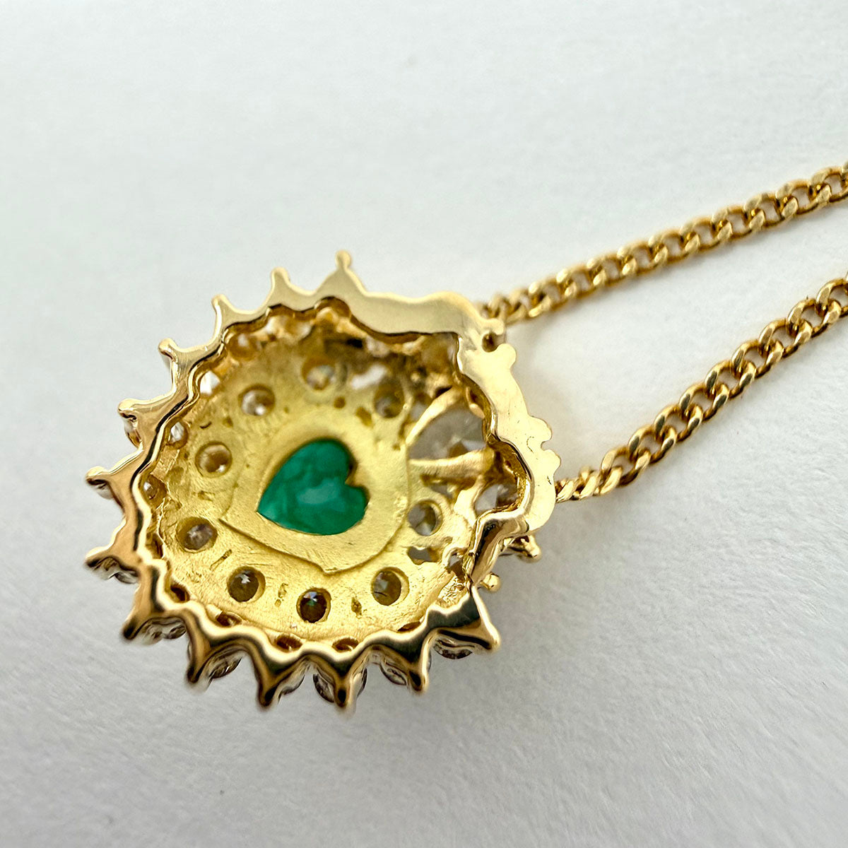 18K Yellow Gold  Necklace with Emerald and Diamond Pendant