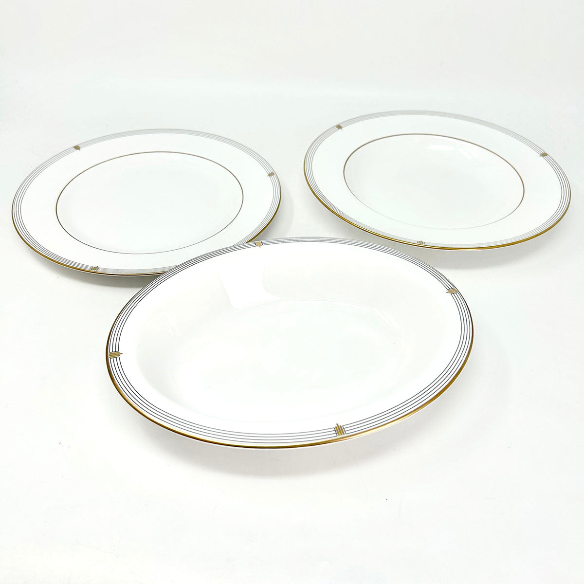 Set Spode China 5-Pc Setting for 8 (Less 2 Salads) "Opera" 3 Serving, 41 Pieces