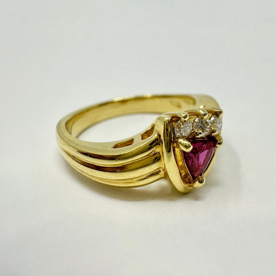 18K Gold Ring with Triangular Ruby and 3 Baguette Diamonds