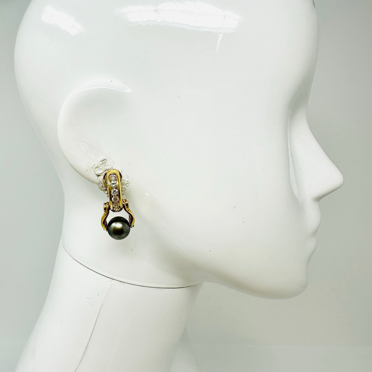 Susan Berman 18K Gold Earrings with Tahitian Pearl