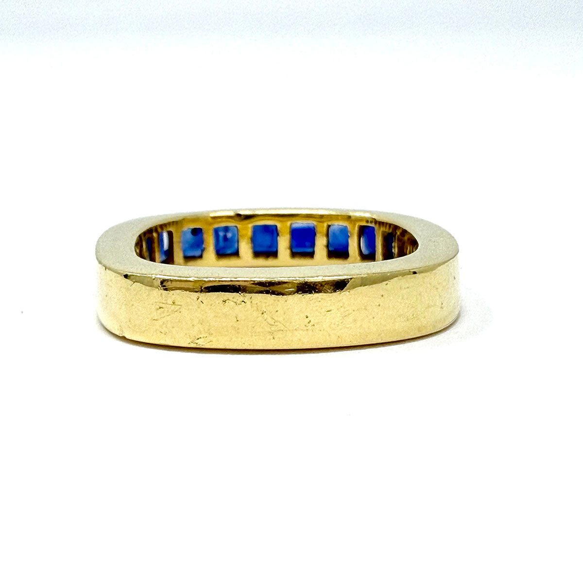 18K Gold Ring with 11 Sapphires