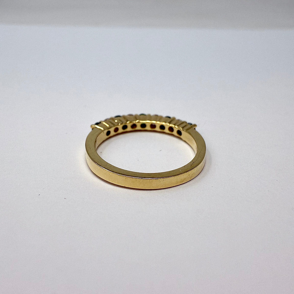 18K Gold Ring with 5 Emeralds and 4 Diamonds