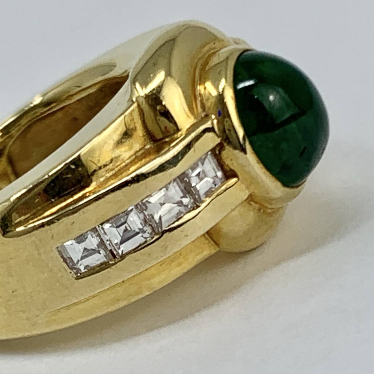 18K Yellow Heavy Gold Ring with Emerald and Diamonds