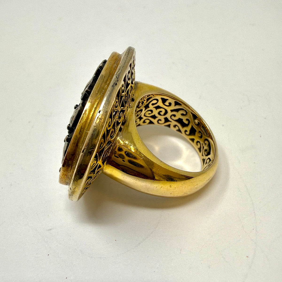Sutra 14K Gold and Anodized Steel Ring with 10 Rose Cut Diamond