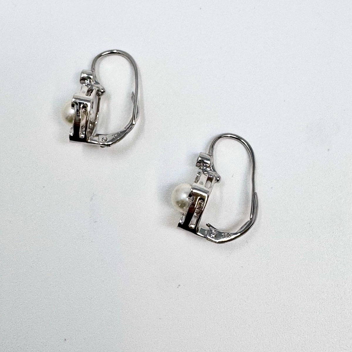 18K White Gold Diamond and Pearl Earrings