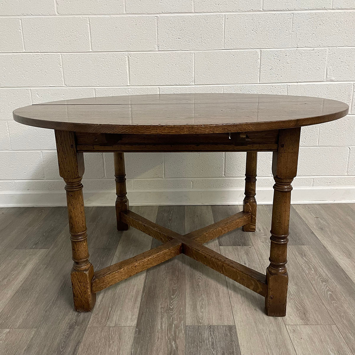 Round Expandable Dining Table