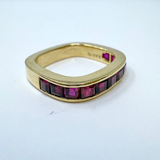 18K Gold Square Ring with 11 Rubies