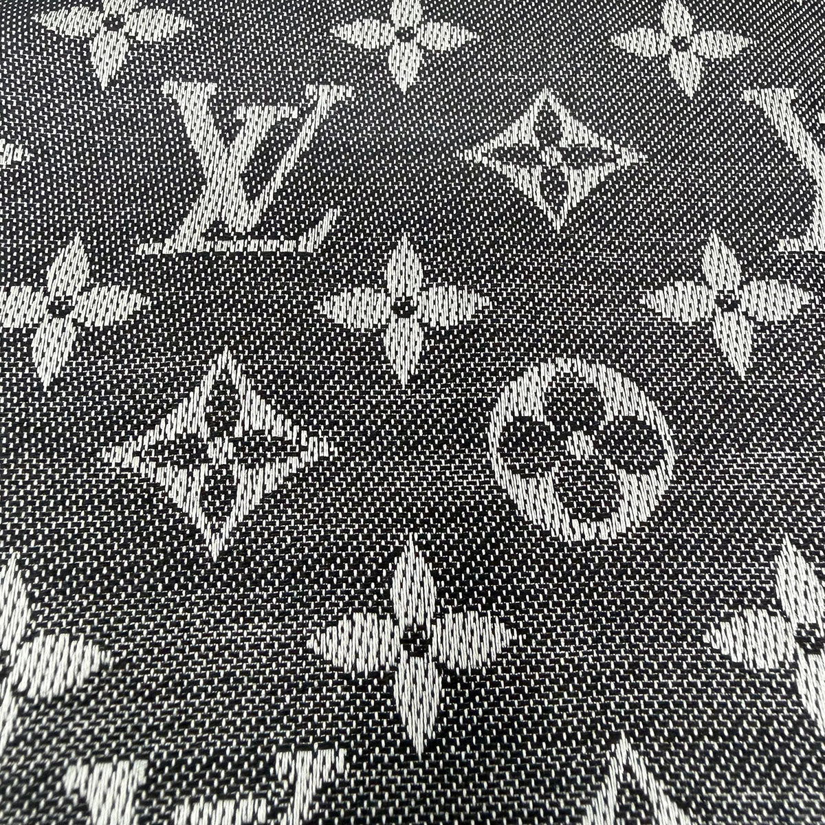 Louis Vuitton Shawls