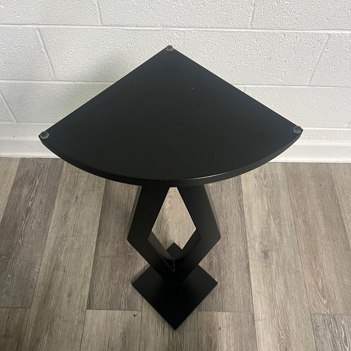 Pedestal With Diamond Base
