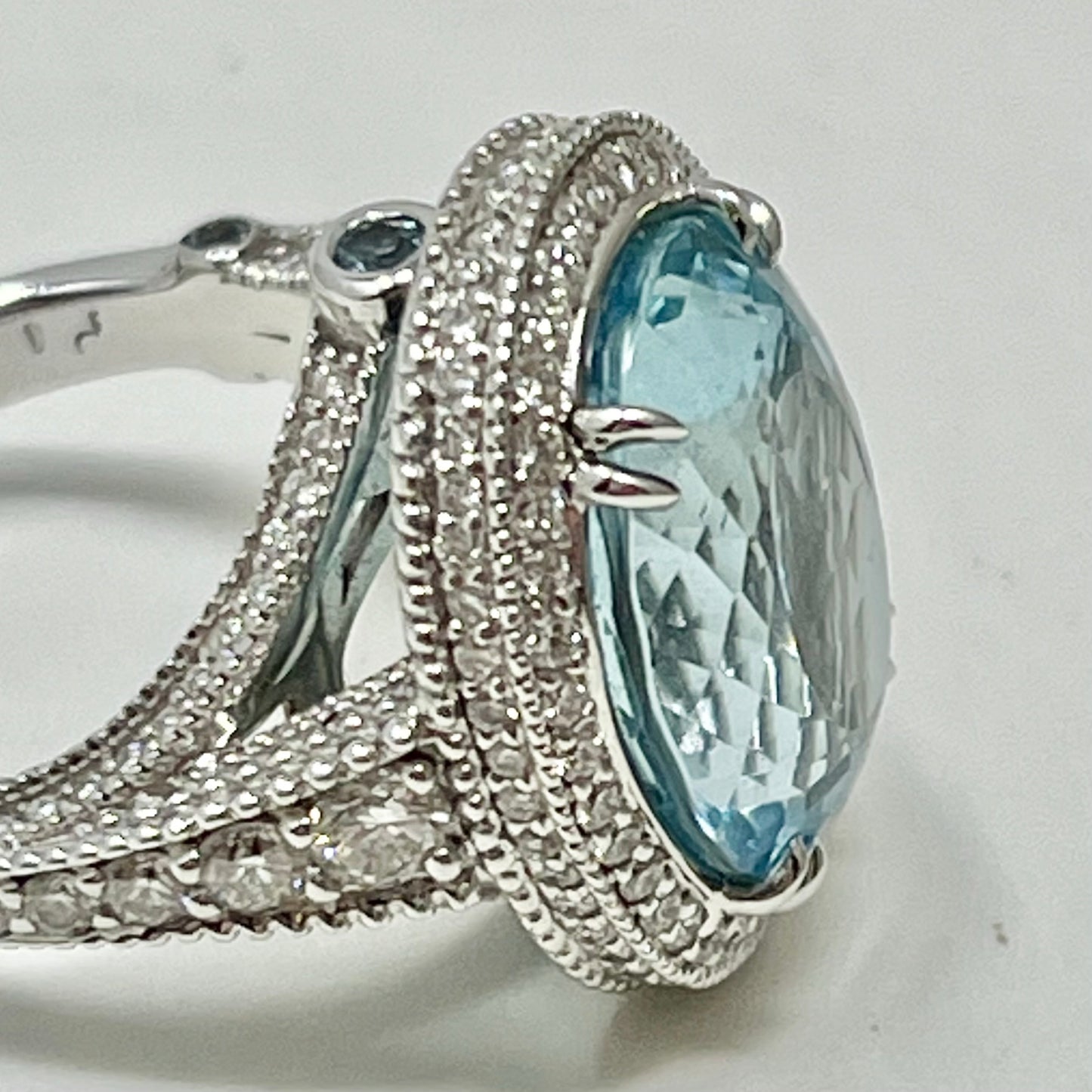18K White Gold Aquamarine and Diamond Ring