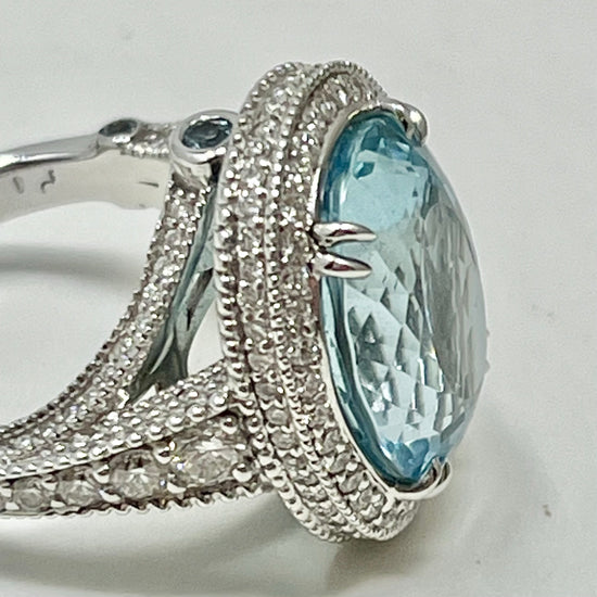 18K White Gold Aquamarine and Diamond Ring