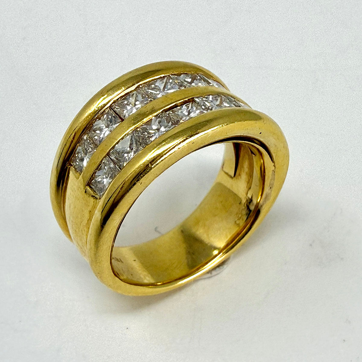 18K Gold Ring with Double Row of 14 Square Diamonds