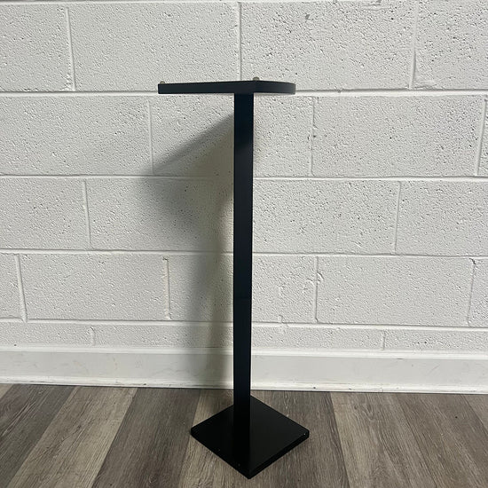 Pedestal With Diamond Base