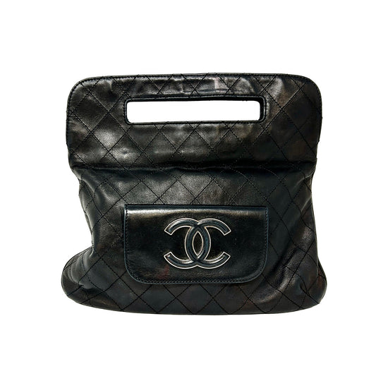 Chanel Hamptons CC Foldoverl Clutch