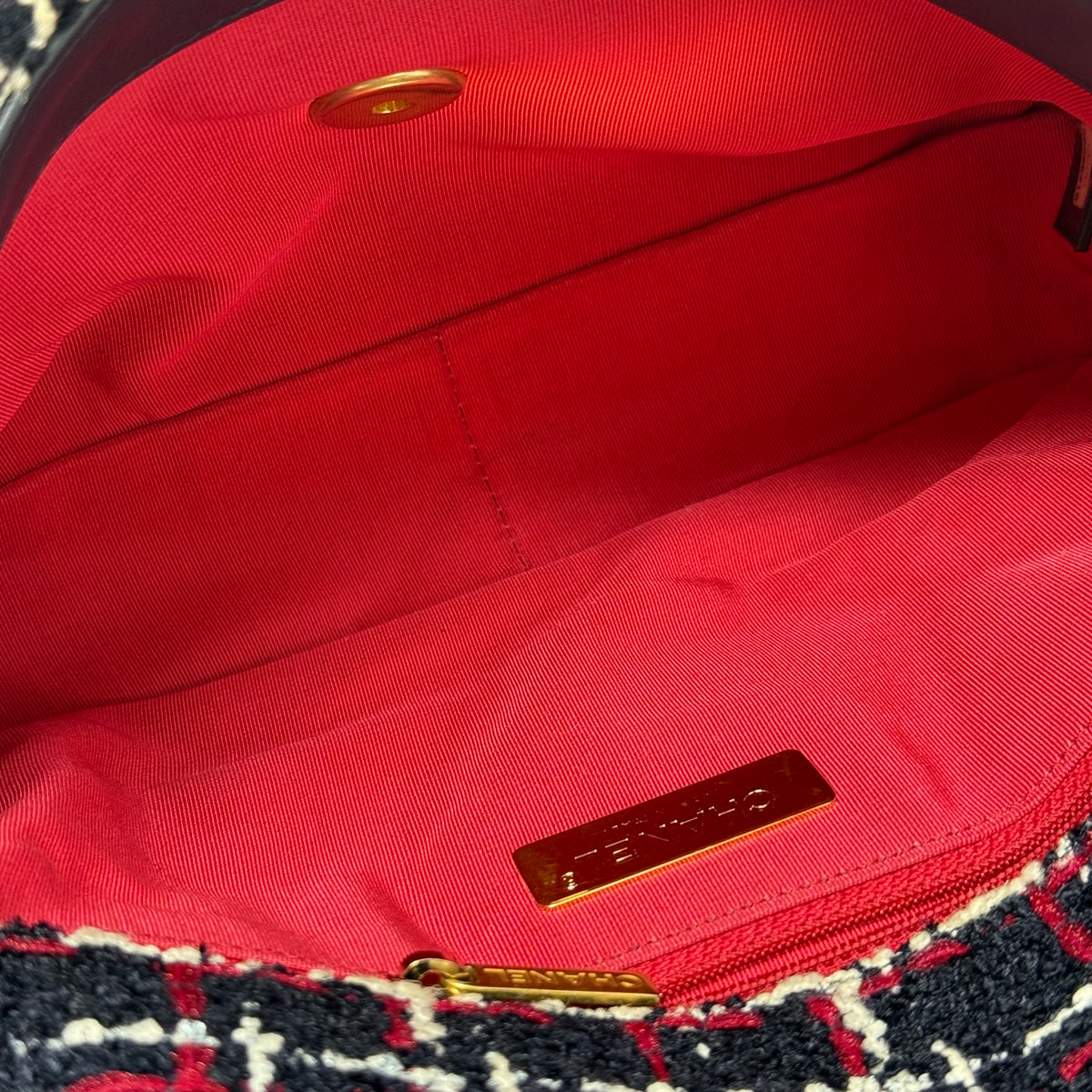 Chanel Tweed Medium 19 Shoulder Bag