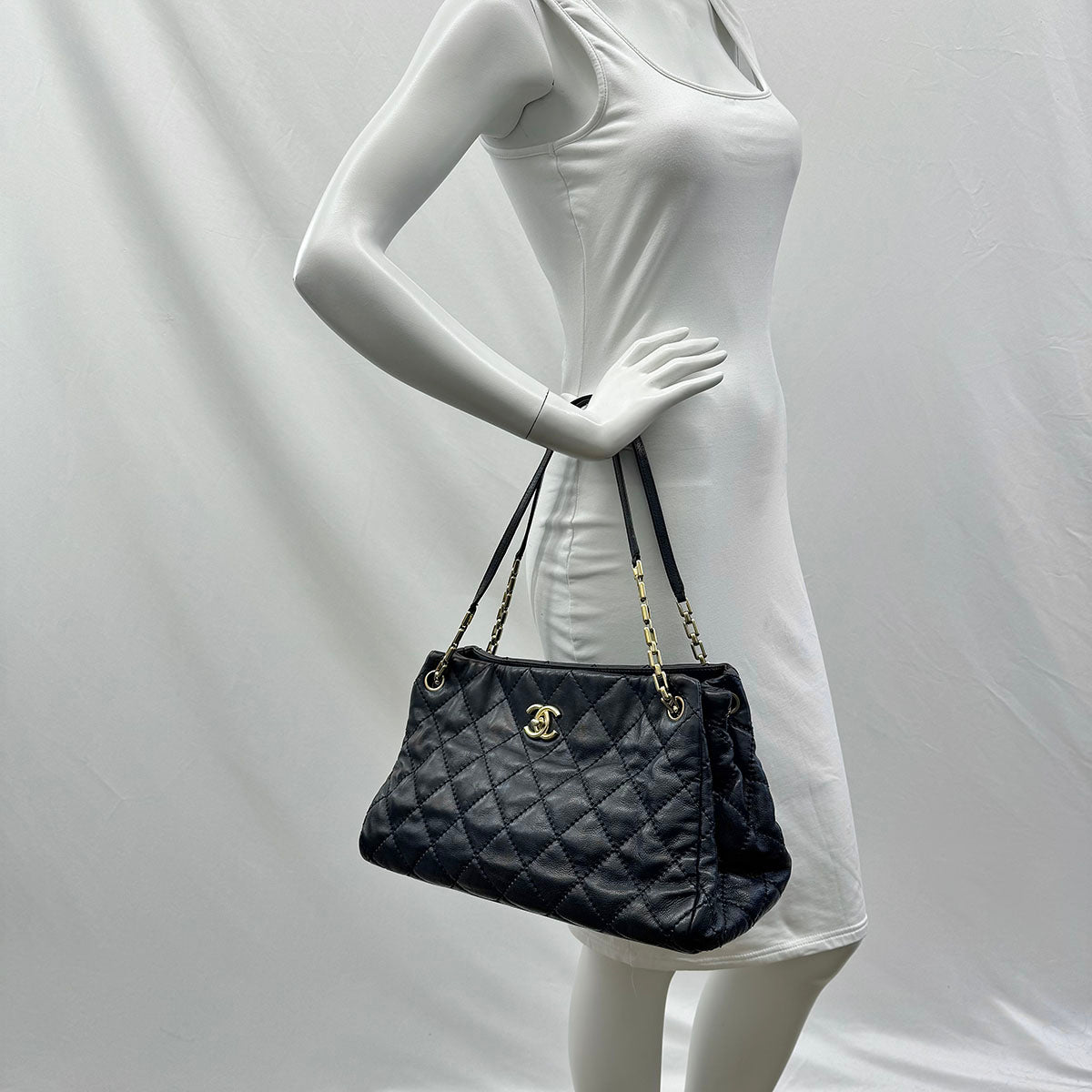 Chanel Retro Chain Tote