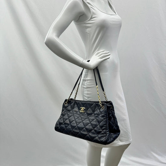 Chanel Retro Chain Tote