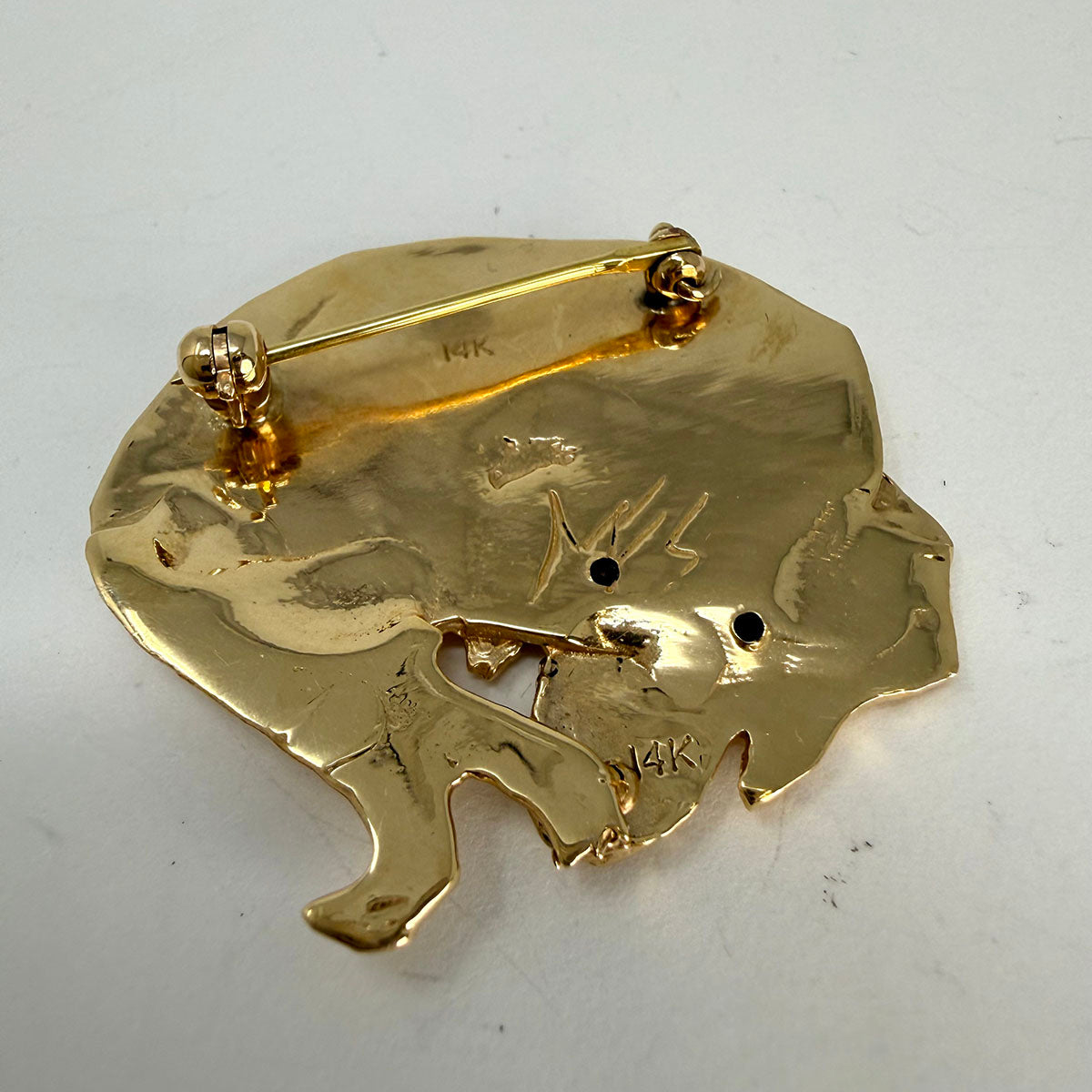 18K Gold Dog Pin with 3 Sapphires