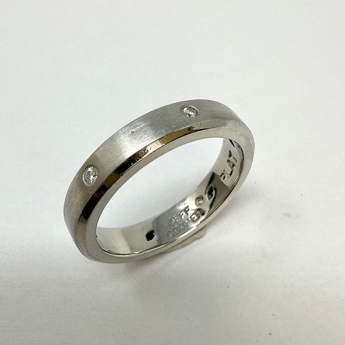Platinum Satin Finished Ring with 6 Diamonds