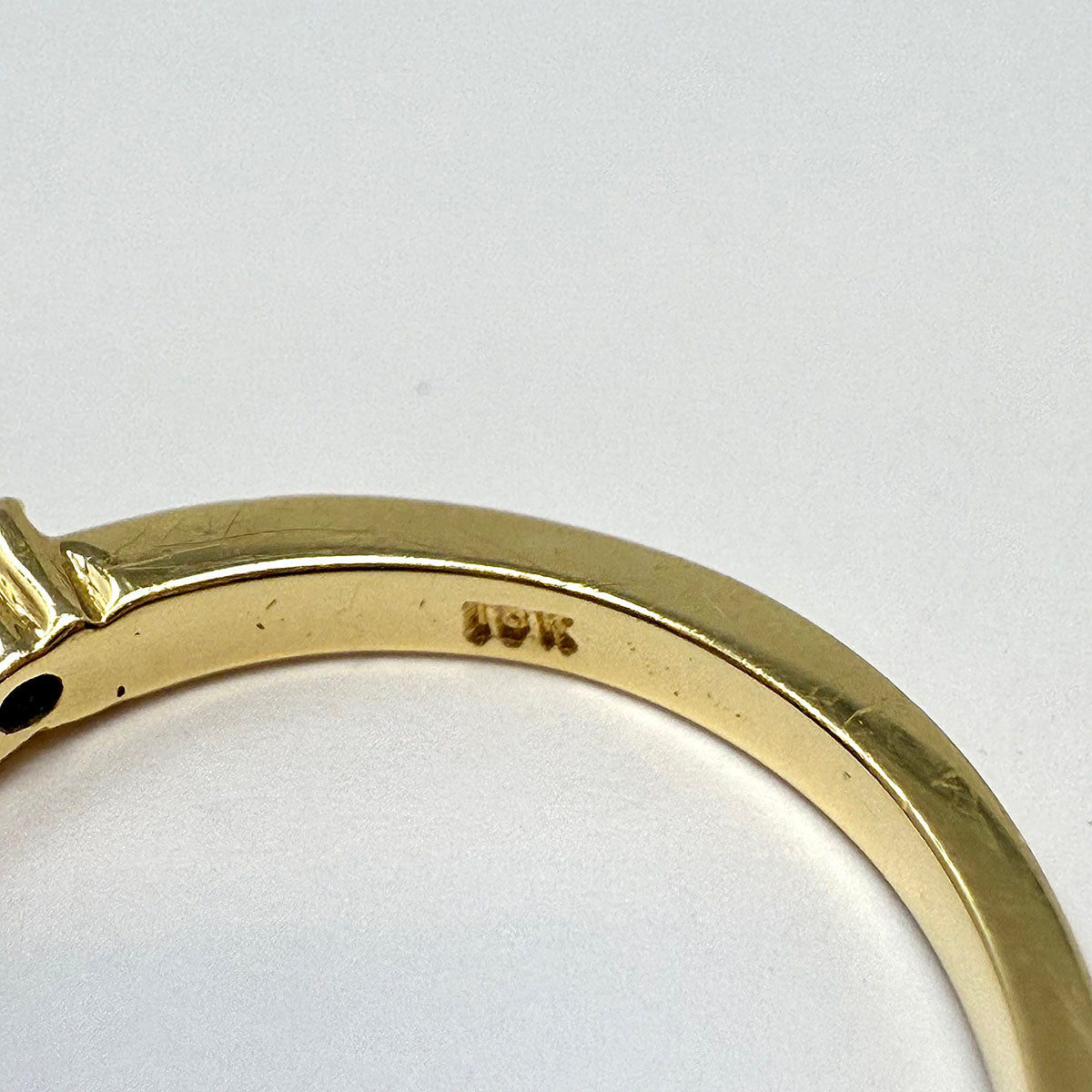 18K Gold Ring with 5 Emeralds and 4 Diamonds