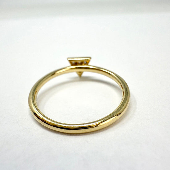 14K Gold Ring with Triangular Shaped Pave Diamond Embellished Center Piece