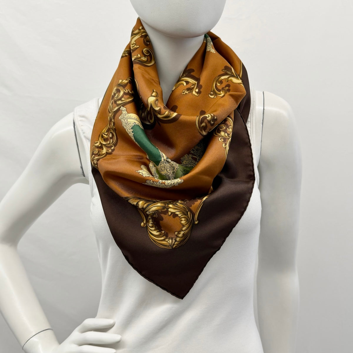 Hermes "Carrosses d'Or"  Scarf
