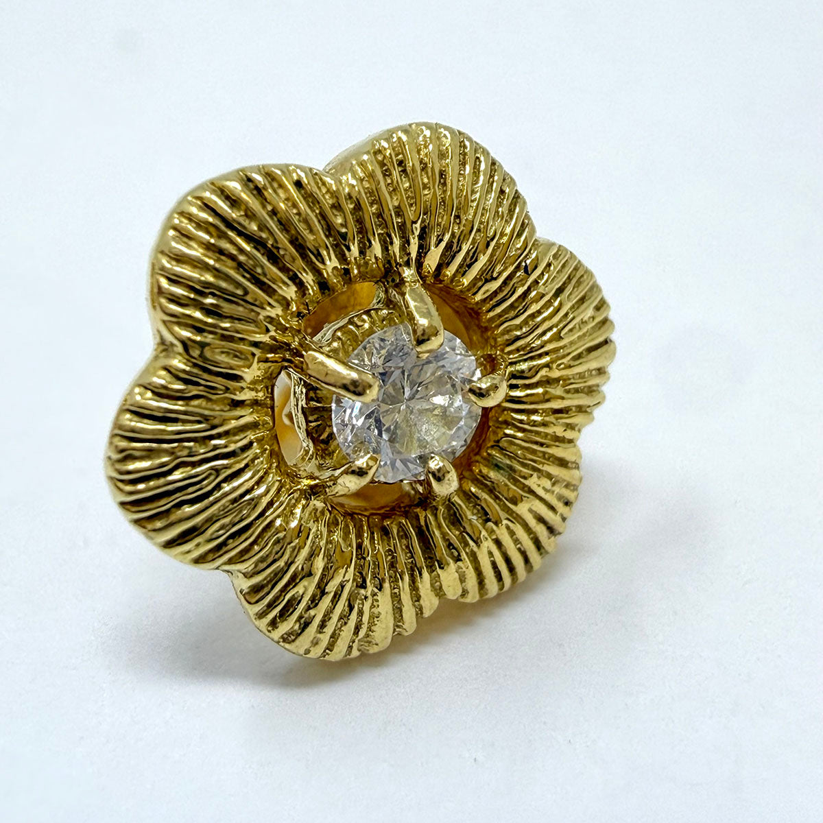 18K Gold Stud Flower Earrings with Diamond