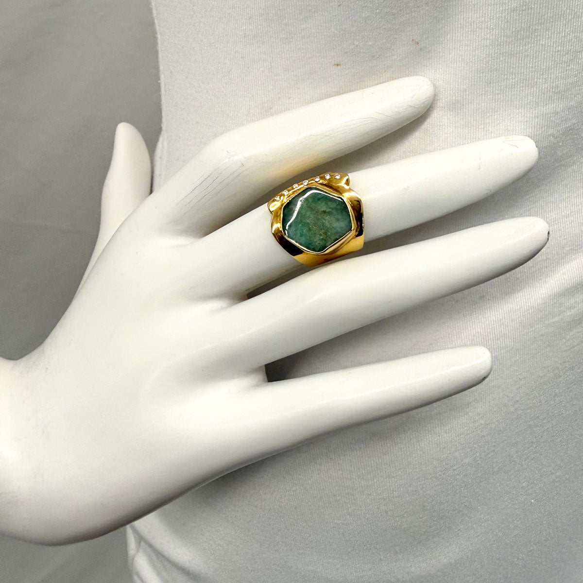 18K Gold Ring with Green Stone and Diamonds