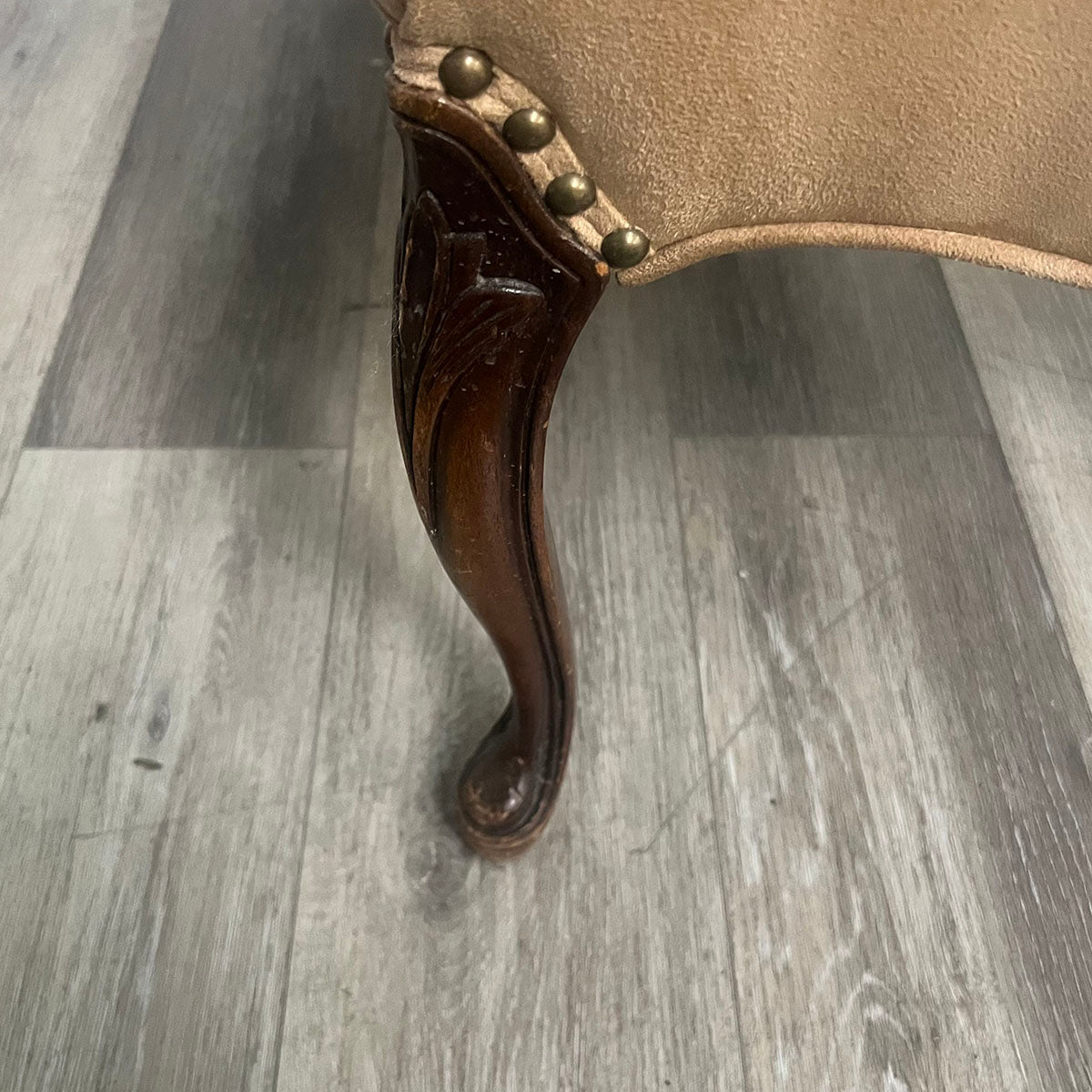 Queen Anne Accent Chair