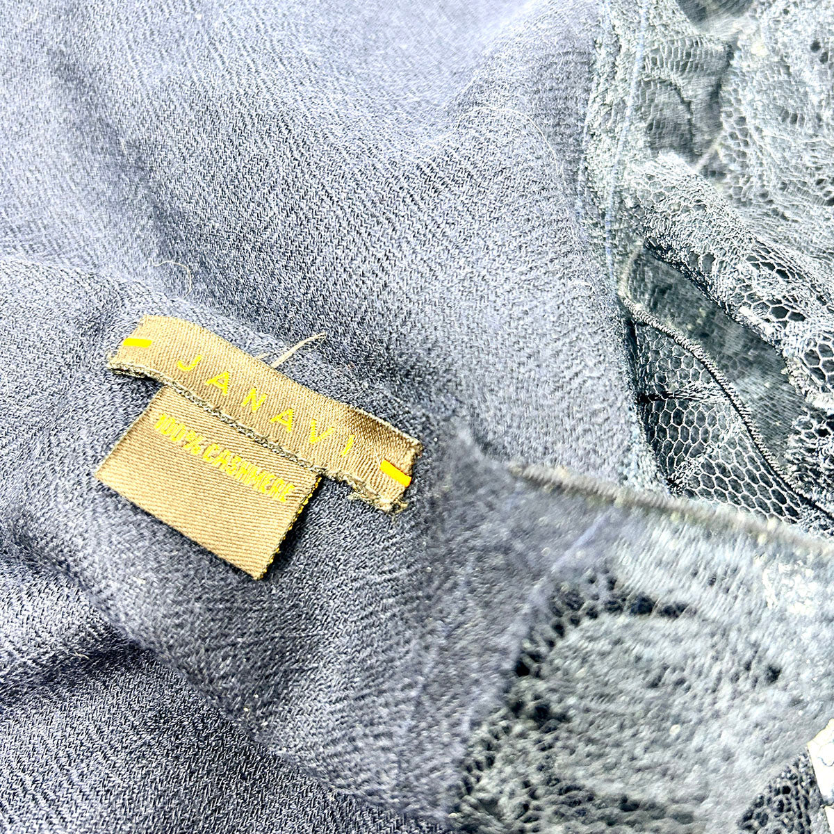 Janavi Scarf