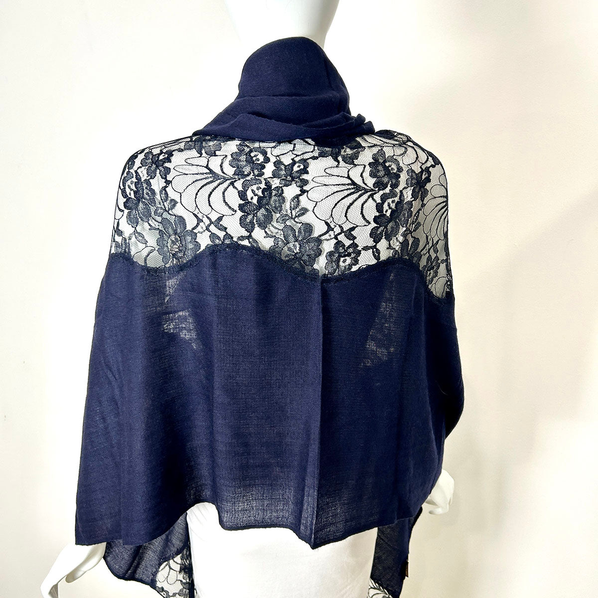 Janavi Scarf