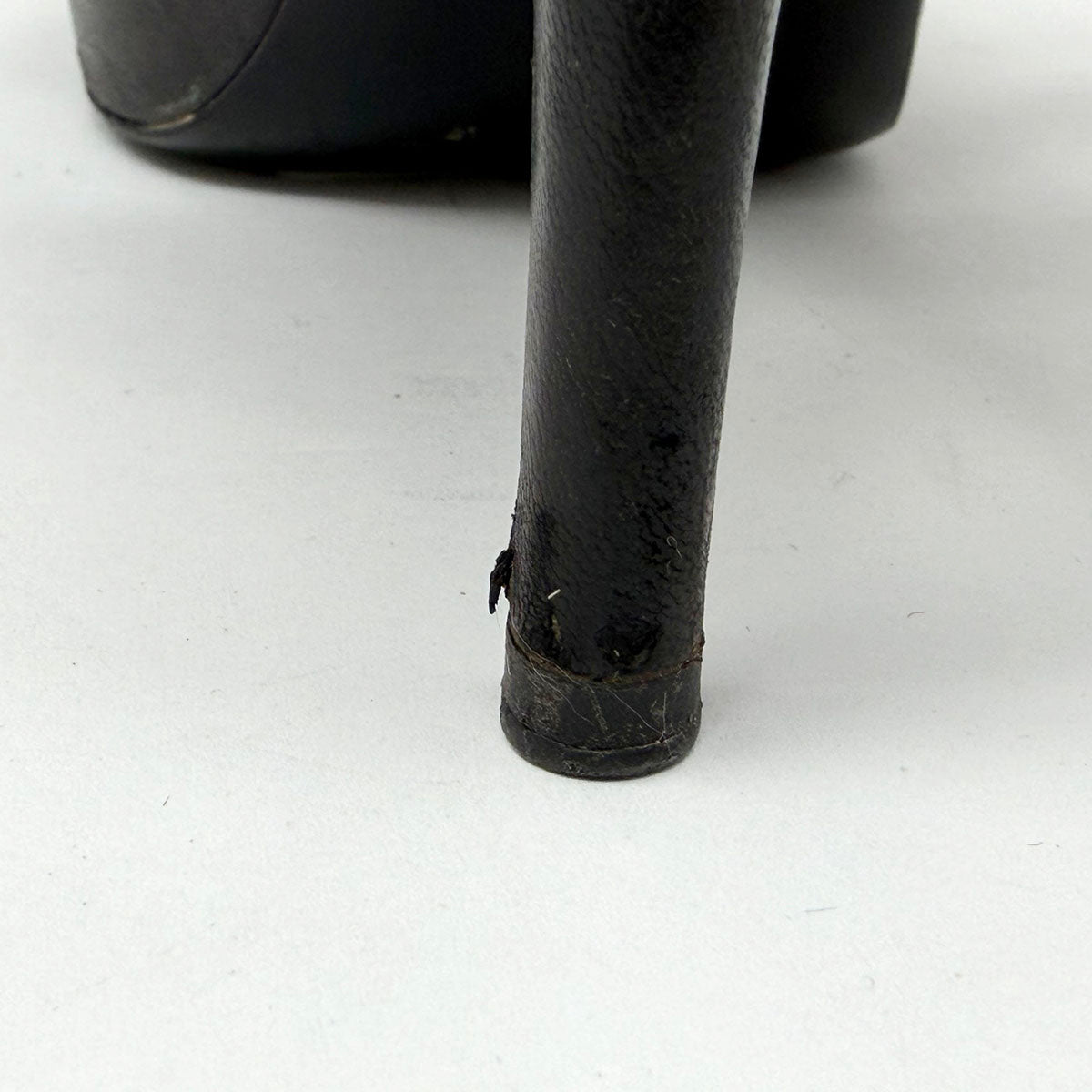 Yves Saint Laurent Sandals