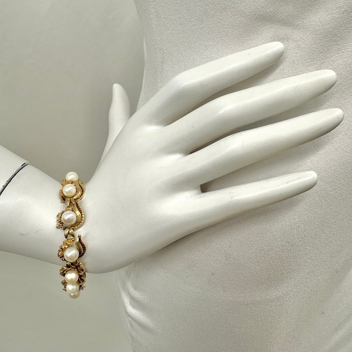 14K Gold Vintage Bracelet with Pearls